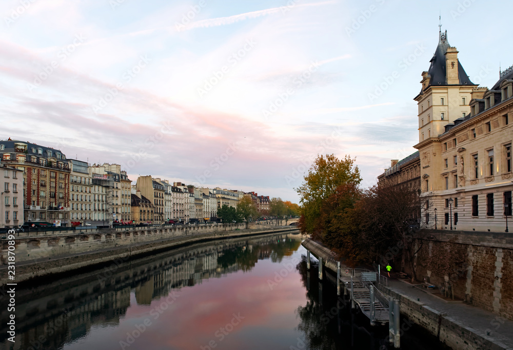 running man on Seine river bank in Île de la cité island