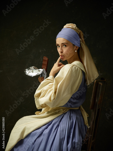 Canvastavla Medieval woman in historical costume wearing corset dress and bonnet