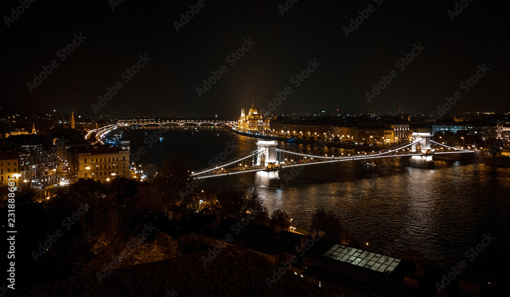 Fototapeta premium Night shot over Donau river - Budapest