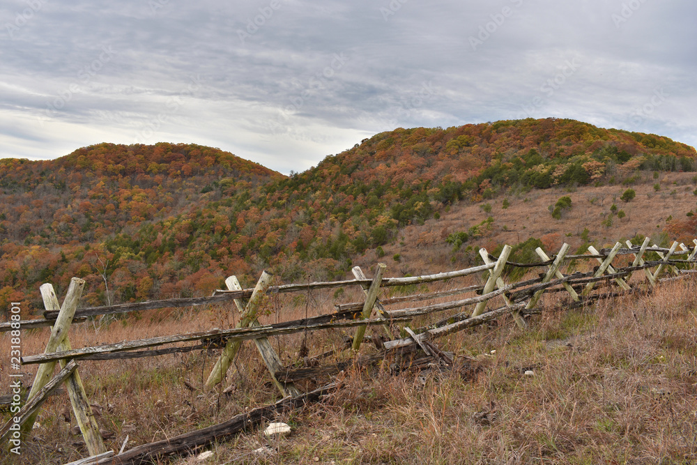 Ταπετσαρία glade top trail Missouri with split rail fence