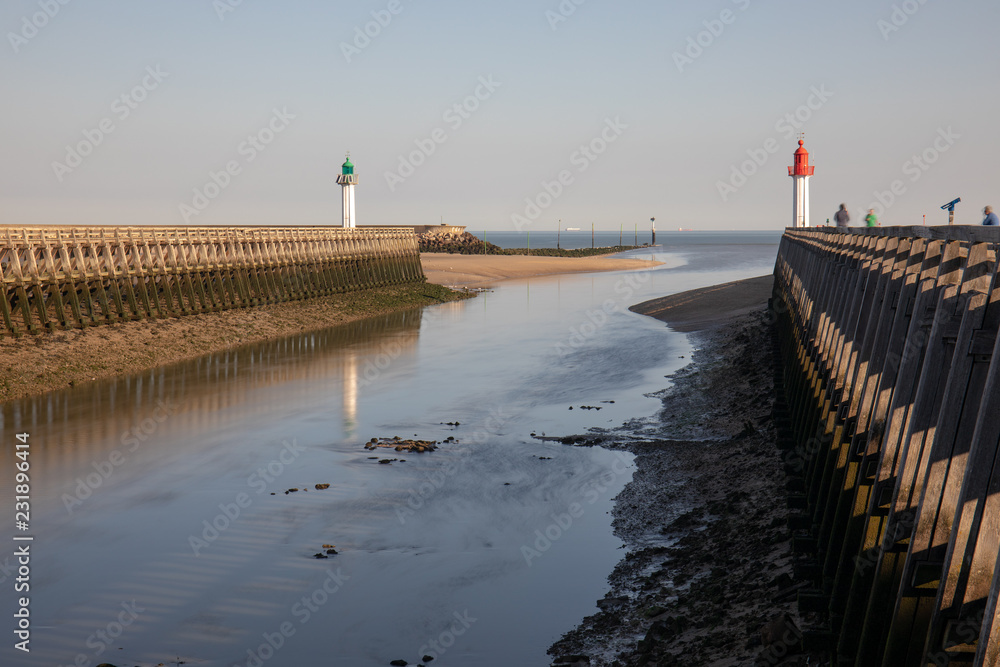 Fototapeta premium Phare du port de Trouville-sur mer
