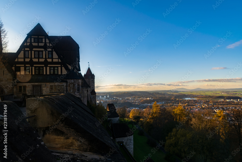 Vest Cobrug, fortaleza de Coburg en Baviera, Alemania. Vistas desde la fortaleza medieval de la ciudad al atardecer