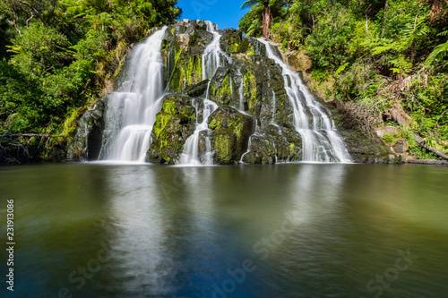 Fototapeta Naklejka Na Ścianę i Meble -  magical Owharoa Falls, Coromandel Peninsula, New Zealand