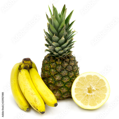 Obst - Bananen, Ananas und Grapefruit