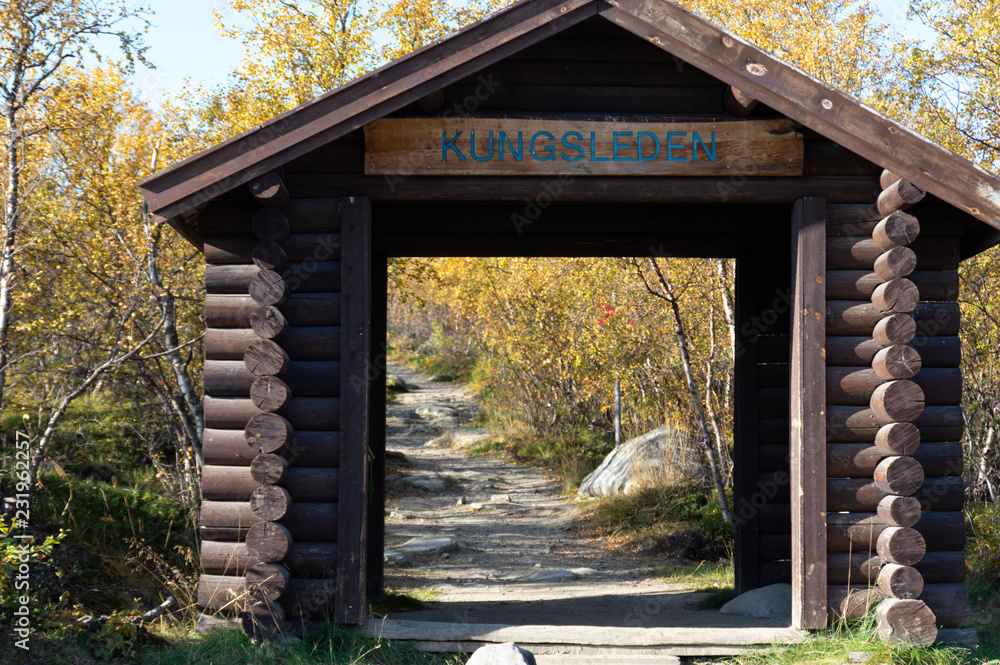 Eingang zum berühmten Kungsleden in Abisko, Schweden