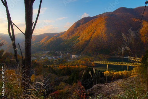 秋の渓谷 / Autumn Valley