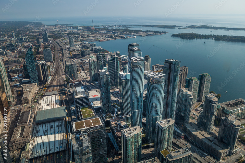 Obraz premium Toronto, CANADA - October 10, 2018: view from the air at Canadian metropolis Toronto