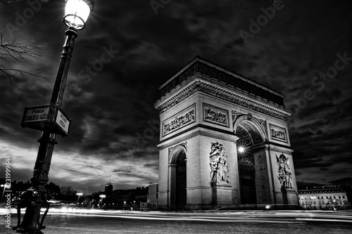 Fototapeta Naklejka Na Ścianę i Meble -  Paris, France - March 11, 2018: Arc de triomphe in Paris. View Place Charles de Gaulle. 