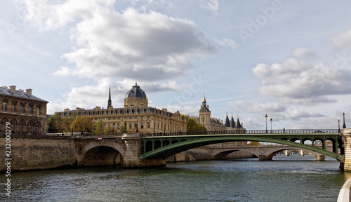 Court House, Conciergerie and differents bridges of Paris viewed from river Seine, Paris, France, October 28, 2017 © JEROME LABOUYRIE