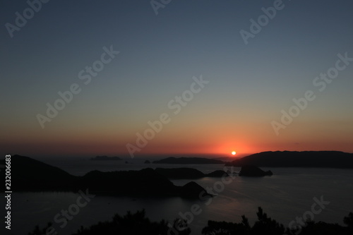 沖縄　慶良間諸島　朝焼け　風景