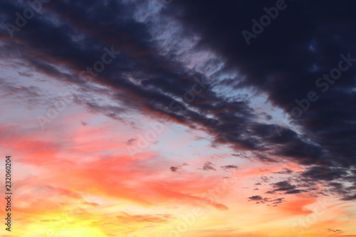 Fototapeta Naklejka Na Ścianę i Meble -  Sonnenaufgang und Wolken