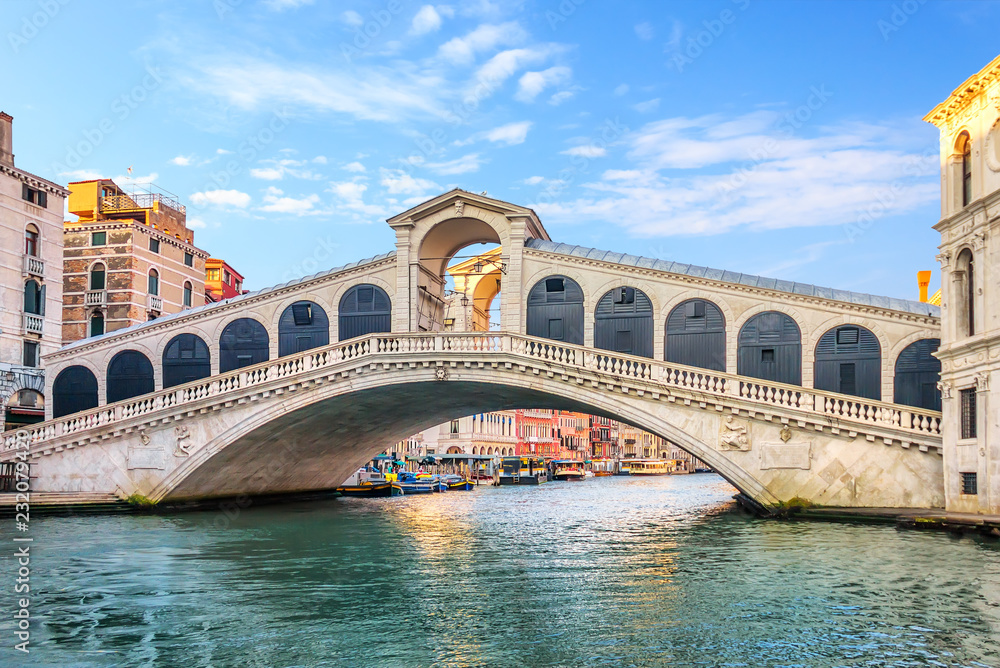 The Rialto Bridge, beautiful tourist attraction of Venice - obrazy, fototapety, plakaty 