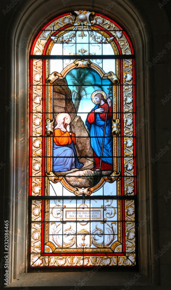 Ville de Contres, vitrail de l'église Saint-Cyr-et-Sainte Julitte, département du Loir-et-Cher, France