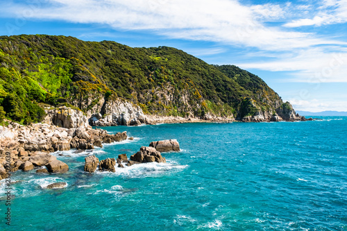 Cuadro en lienzo A beautiful beach along the coastline in Abel Tasman National Park, South Island, New Zealand