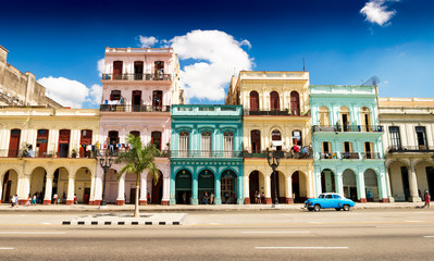 Keuken achterwand Havana Kleurrijke gevels in straat van Havana  © Haico