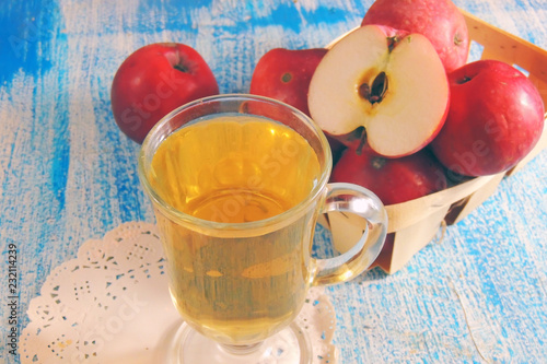 apple juice and apples