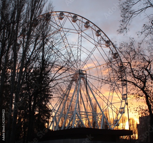 Ferris wheel at sunset © KEDRorex