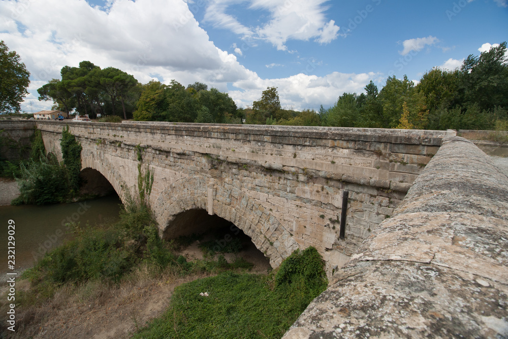 Pont canal sur la Cesse