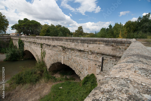 Pont canal sur la Cesse