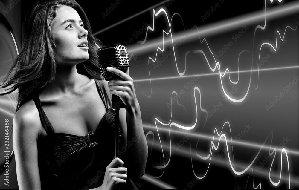 Obraz premium Elegant woman singing , close up