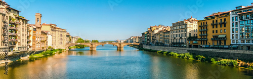 Santa Tr  nita panorama of the bridge of the Holy Trinity Florence in the morning