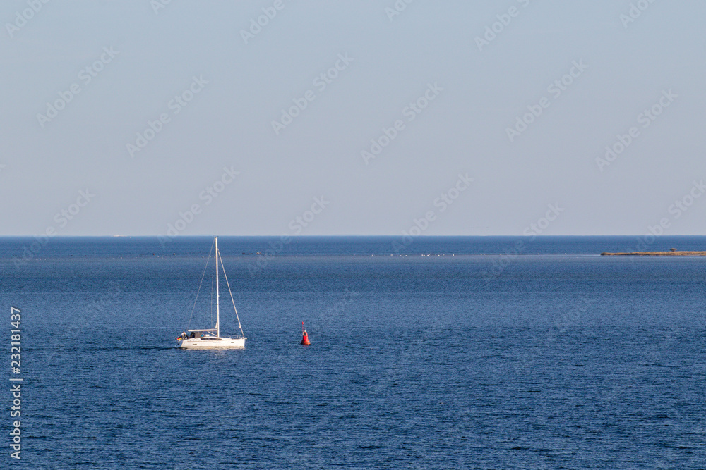 ein Segelschiff in der Ostsee vor dem Penemünder Haken