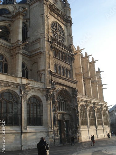 église Saint Eustache de Paris au coucher de soleil