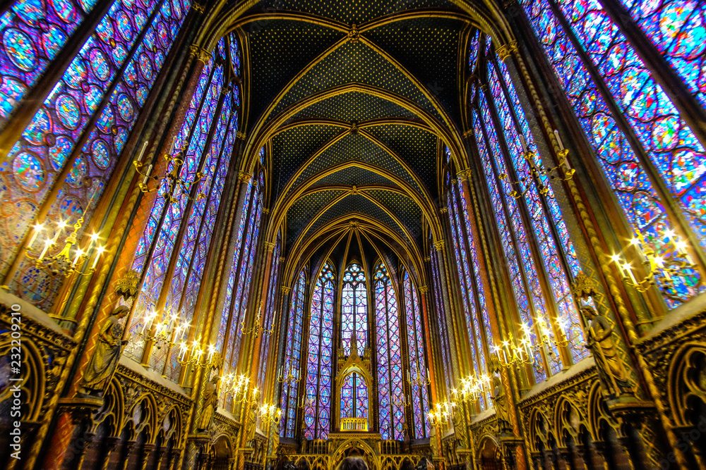 Obraz premium Interior of Sainte Chapelle in Paris