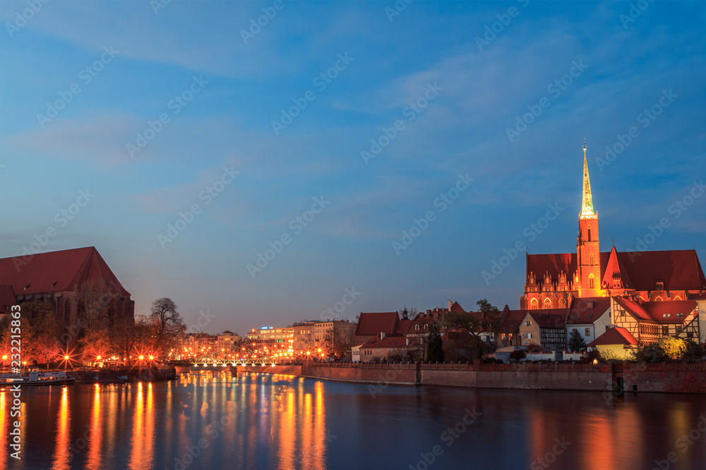 night view of the river Oder and the city of Wroclaw
