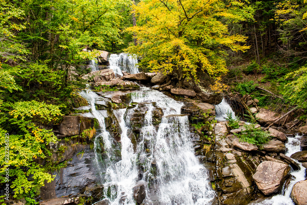 Fototapeta premium waterfallskills