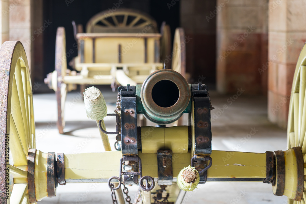 Fototapeta premium old cannon machine