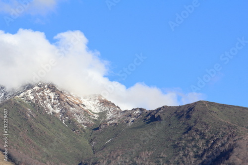 青空 山 頂上 雲 積雪