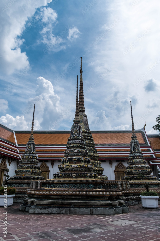 Fototapeta premium old temple and stupa in Bangkok, Thailand (Wat Pho)