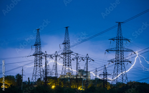 Lightnings over the electrical power lines