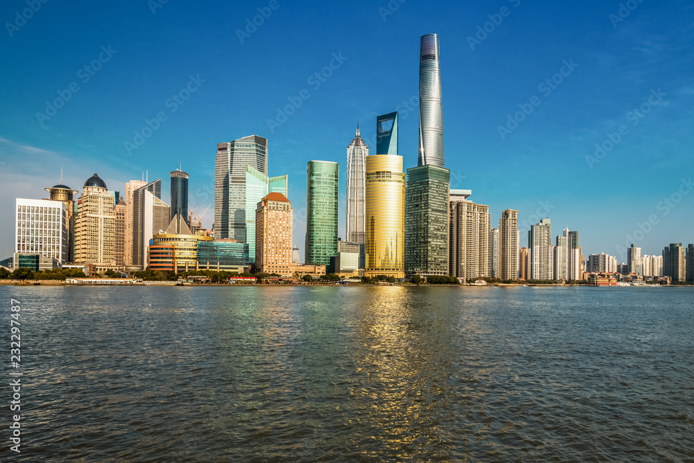 Fototapeta premium Shanghai skyline, Panoramic view of shanghai skyline and huangpu river, Shanghai China