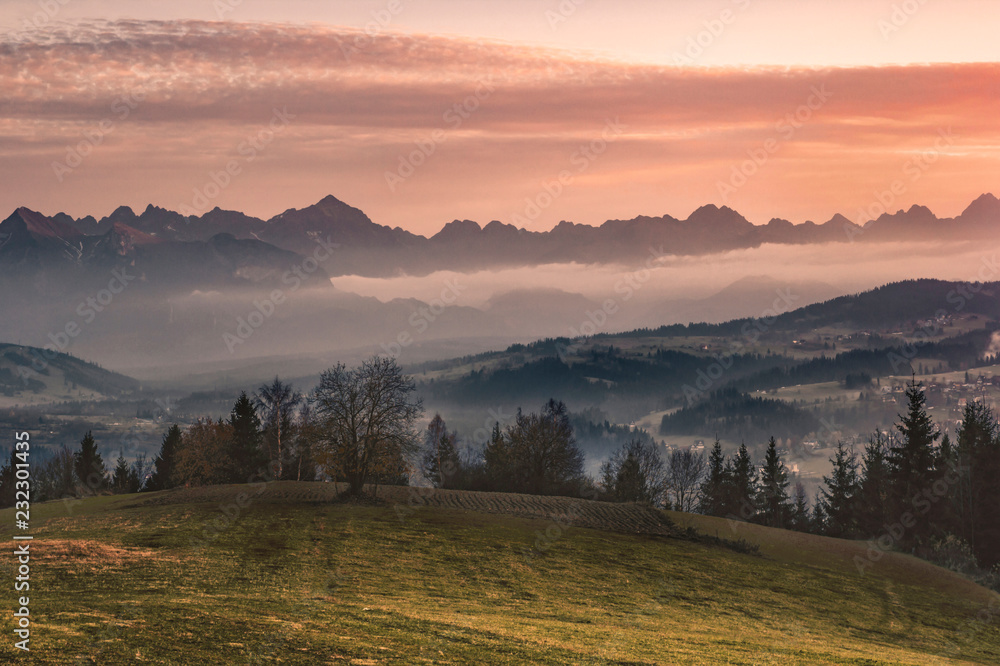Naklejka premium Autumn view of Tatra Mountains