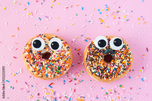 Foto funny donuts with eyes