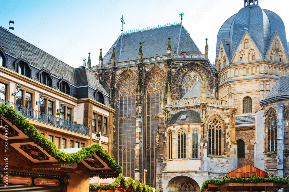 Ταπετσαρία AACHEN, GERMANY - November 19, 2017: Katschhof in Aachen, Germany