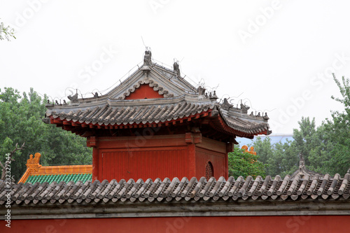 ancient Chinese carved eaves traditional temple architecture