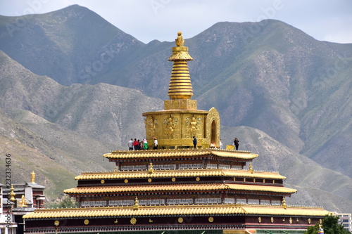 Monasterio Labrang en Xiahe, China photo