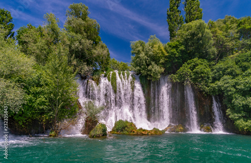 Fototapeta Naklejka Na Ścianę i Meble -  Wasserfall im Krka Nationalpark/ Kroatien