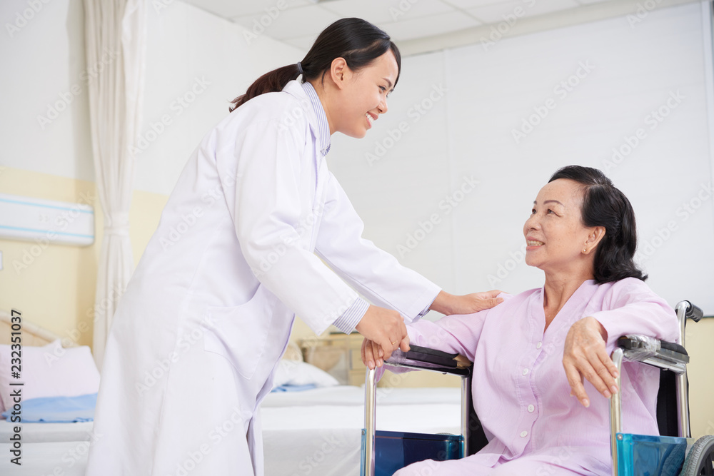 Fototapeta premium Reassuring patient