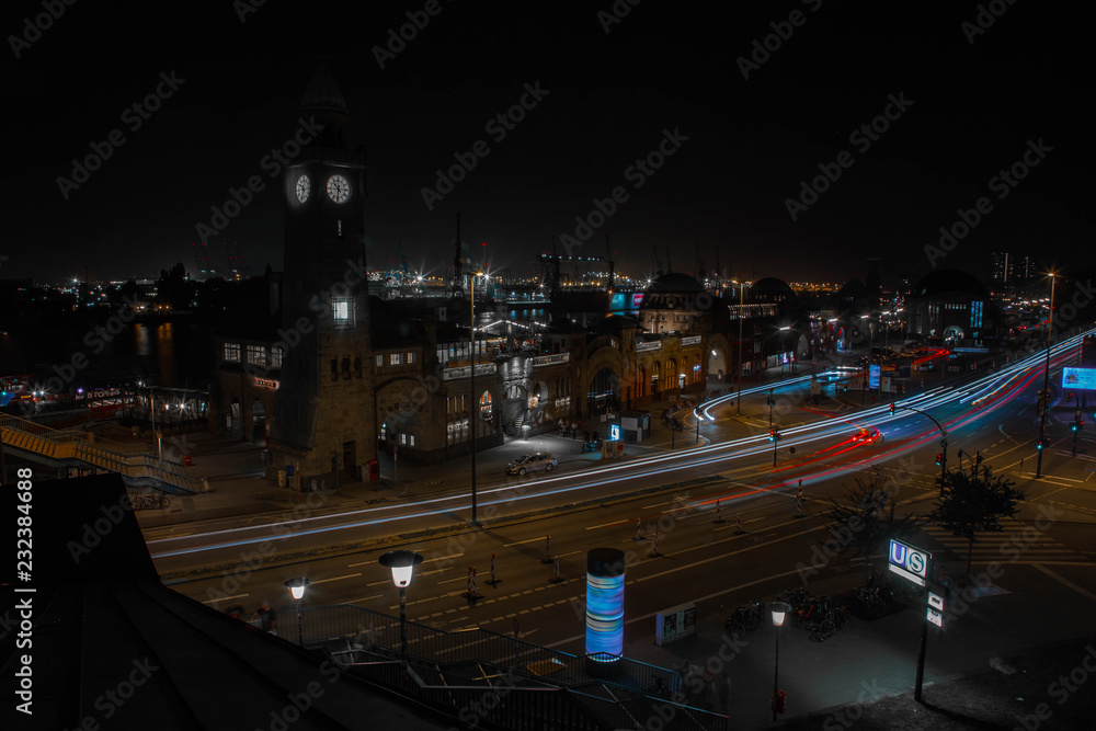 Fototapeta premium traffic in the city at night