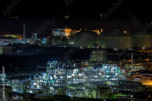 工場夜景 (10月) © Fumio