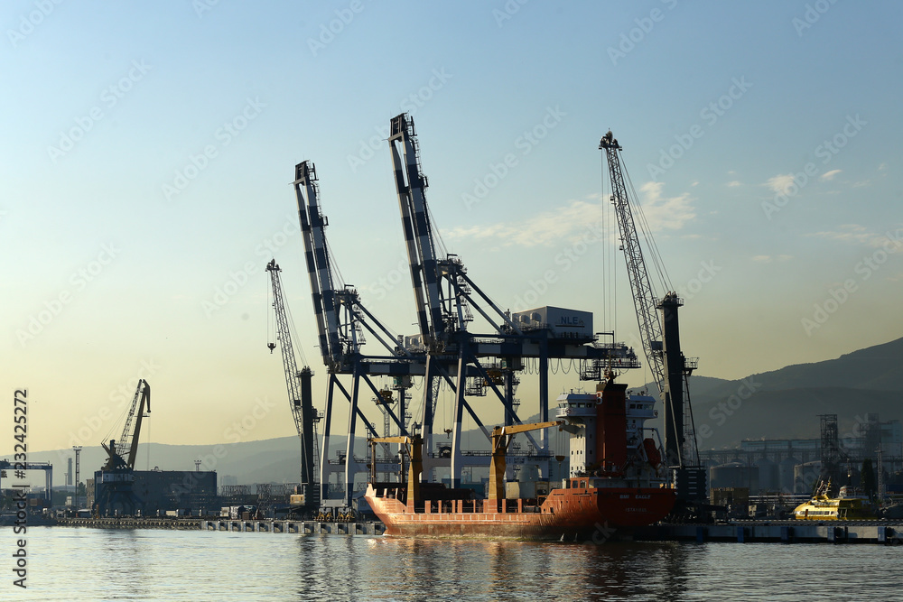 everyday port life, ship repair yard, vessels