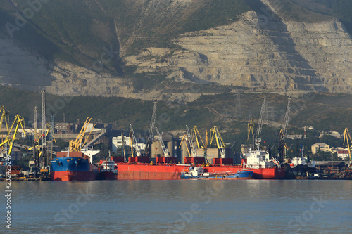 everyday port life, ship repair yard, vessels