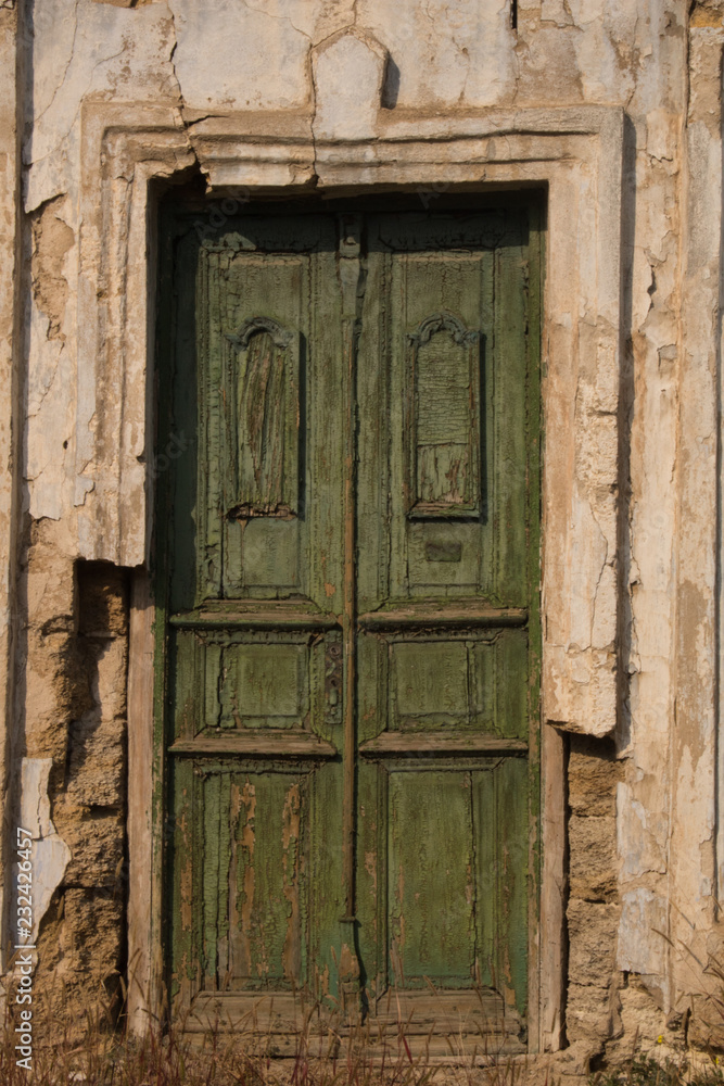 Fototapeta premium old wooden door