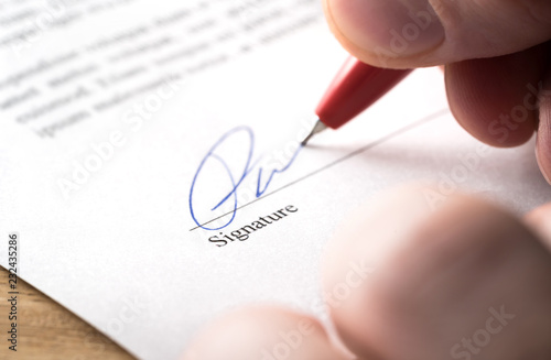 Quadro su tela Signing contract, lease or settlement for acquisition, apartment lease, insurance, bank loan, mortgage or business buyout