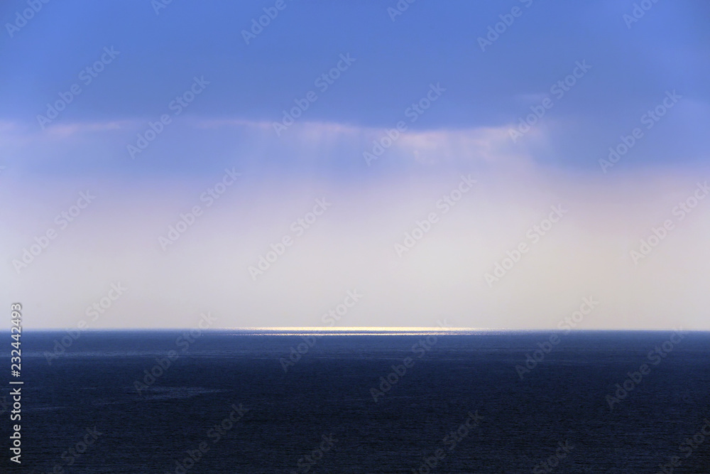 Fototapeta premium rays through the clouds