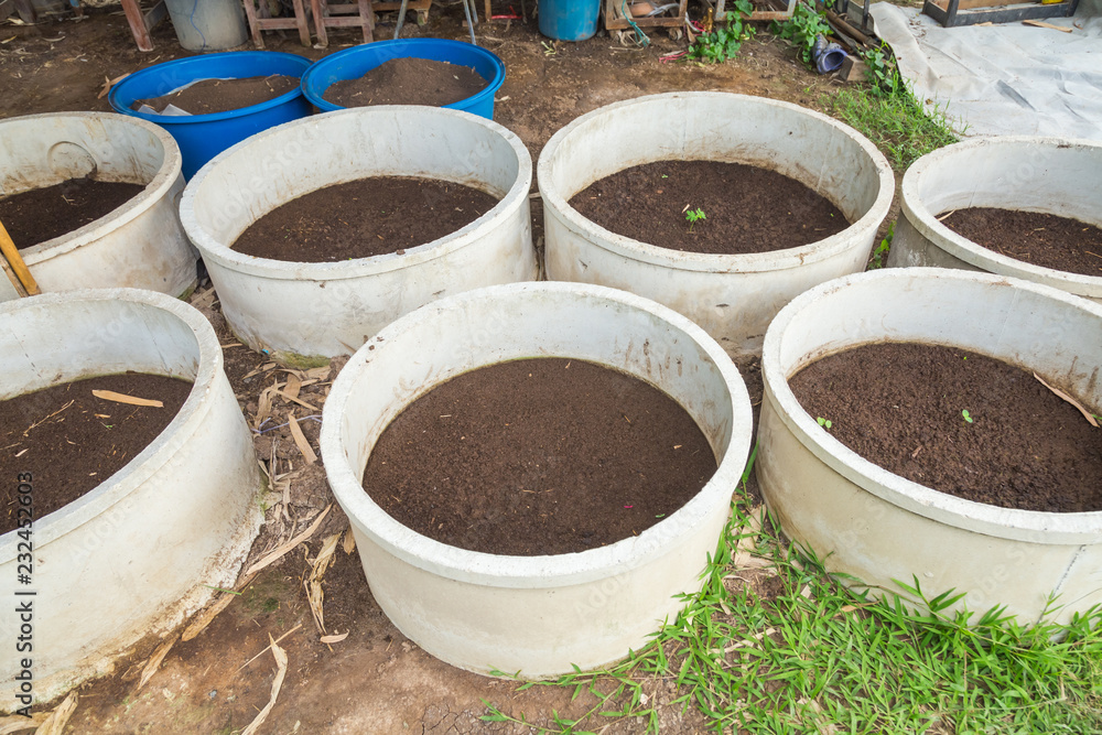 Earthworm farm good for soil